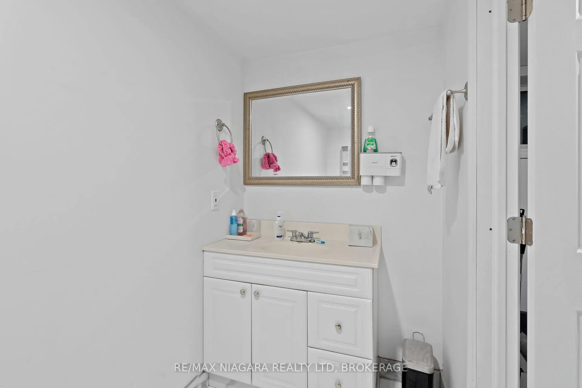 Photo 19 of 8134 Beaverdams Road, Niagara Falls, Ascot — HOMEH