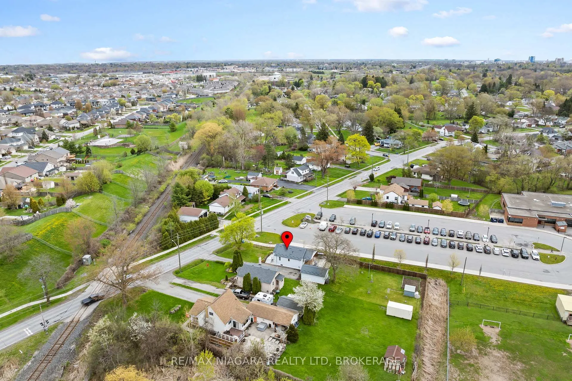 Photo 35 of 8134 Beaverdams Road, Niagara Falls, Ascot — HOMEH