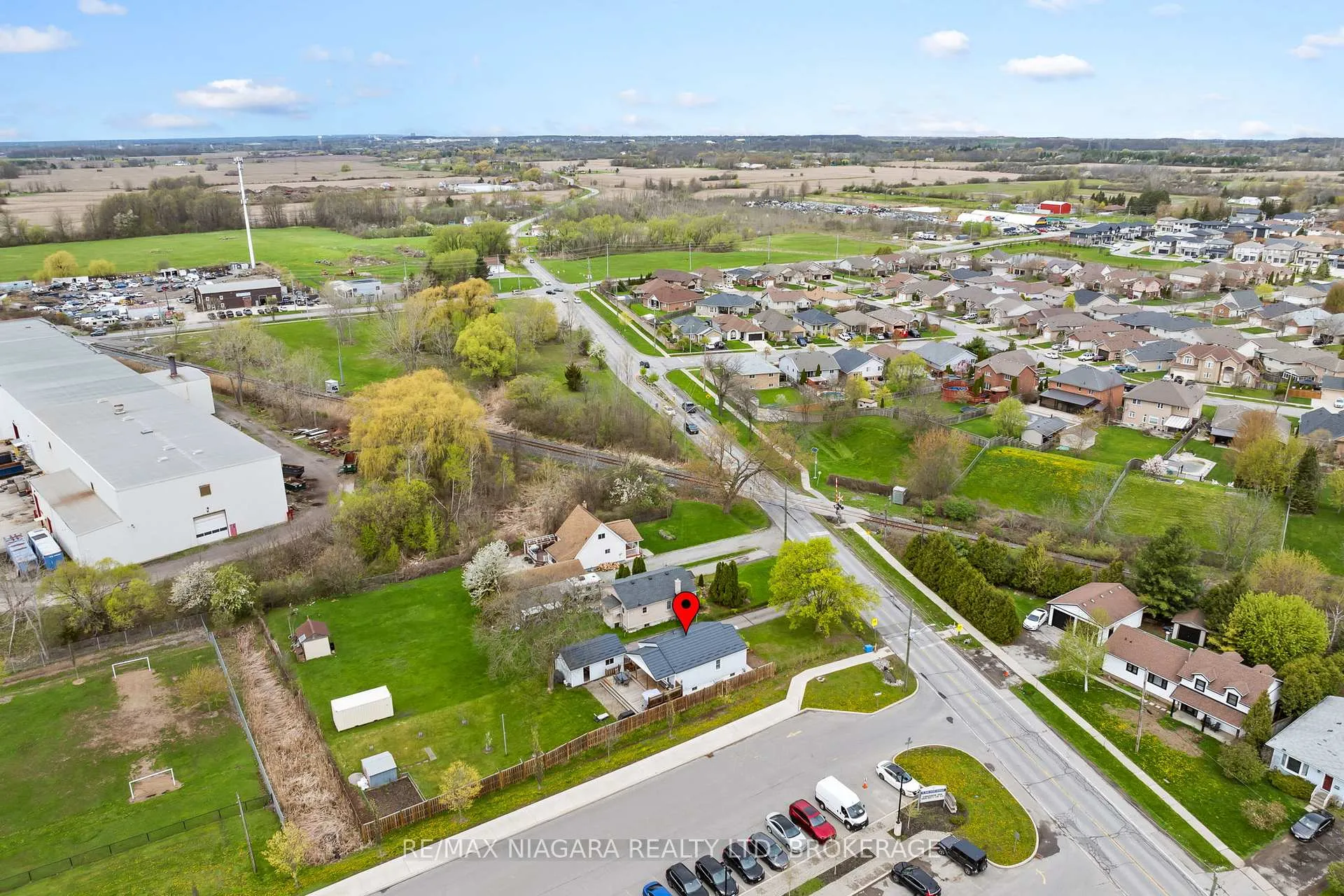 Photo 37 of 8134 Beaverdams Road, Niagara Falls, Ascot — HOMEH