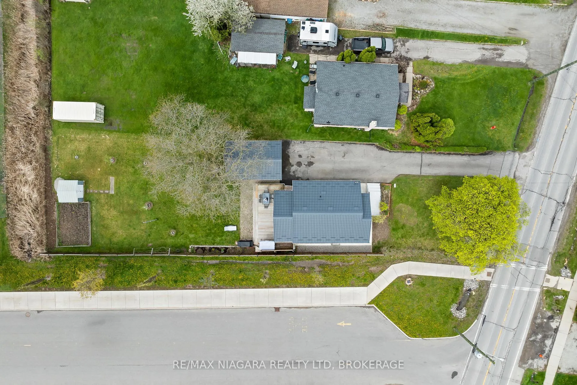 Photo 38 of 8134 Beaverdams Road, Niagara Falls, Ascot — HOMEH