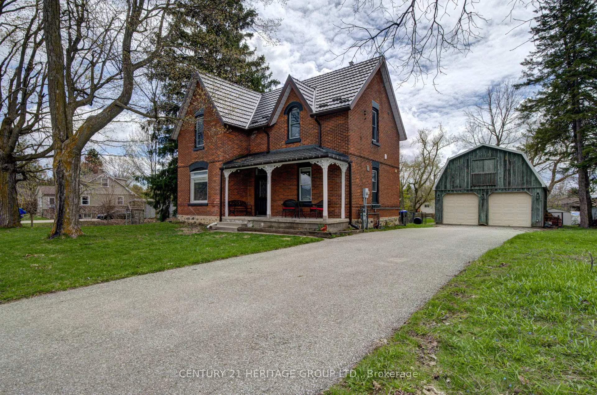 Photo 1 of 2107 Victoria Street, Innisfil, Stroud — HOMEH