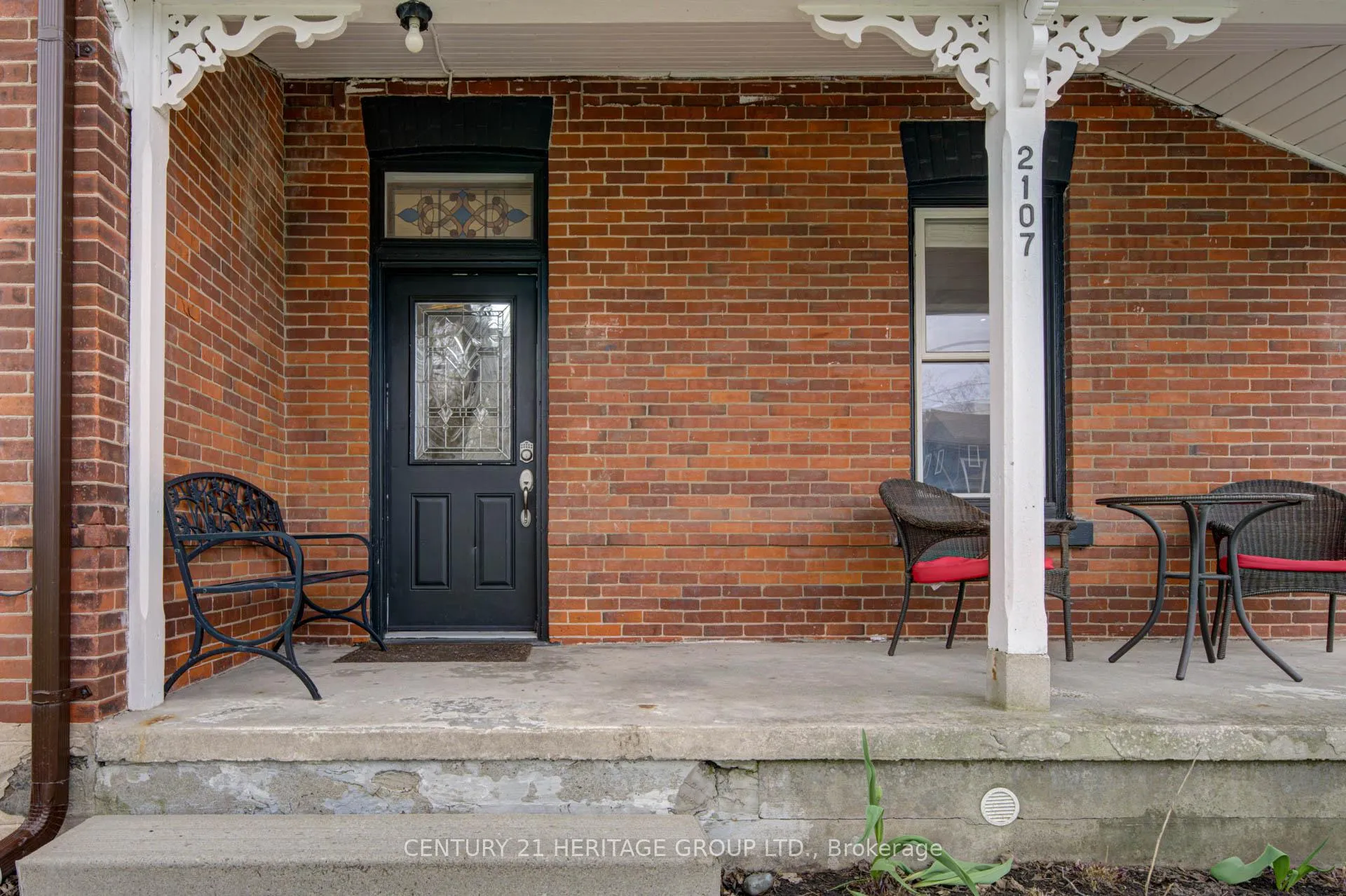 Photo 2 of 2107 Victoria Street, Innisfil, Stroud — HOMEH