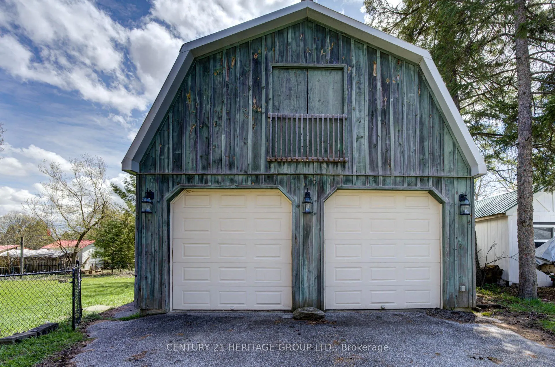 Photo 19 of 2107 Victoria Street, Innisfil, Stroud — HOMEH