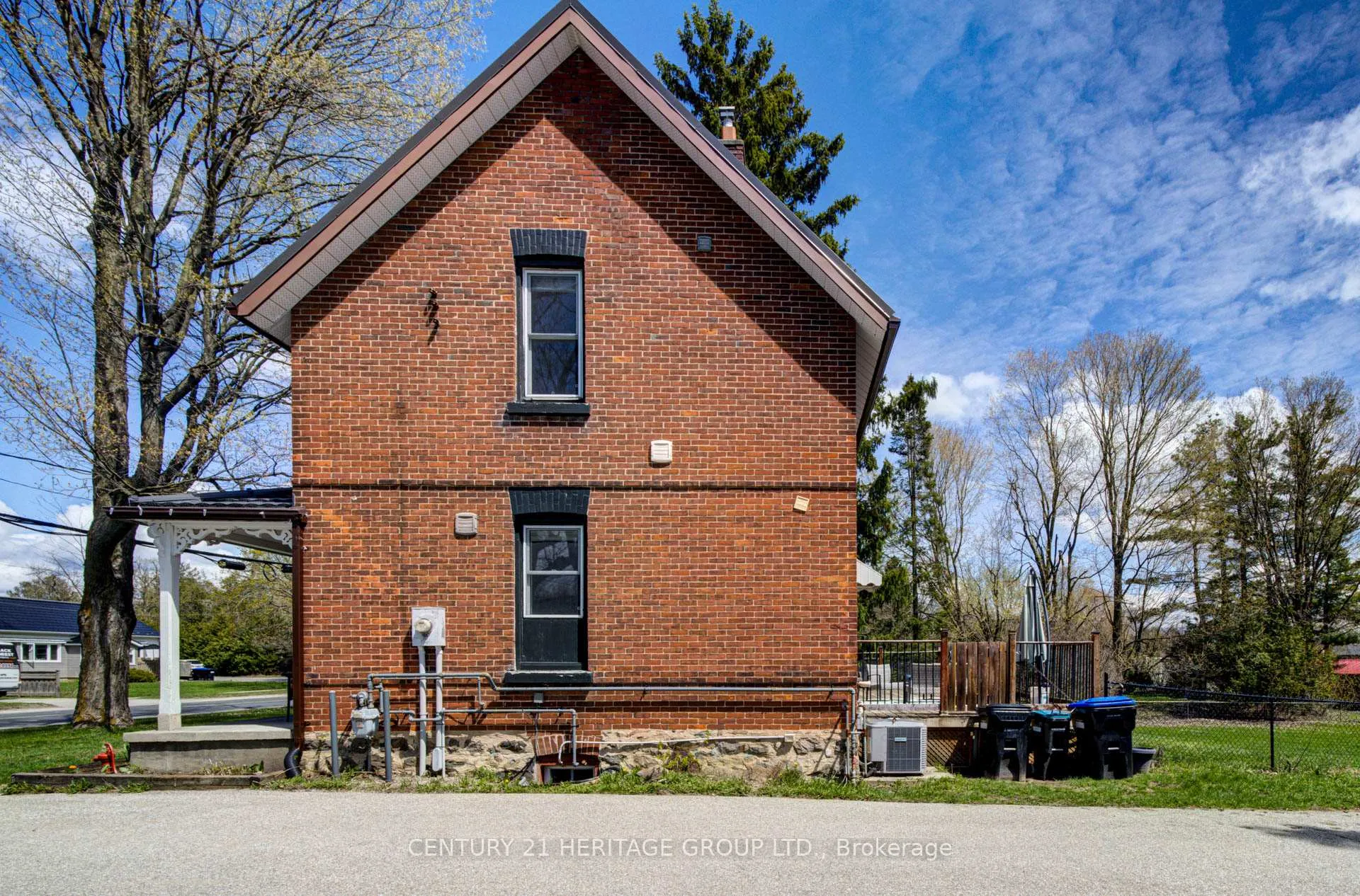 Photo 20 of 2107 Victoria Street, Innisfil, Stroud — HOMEH