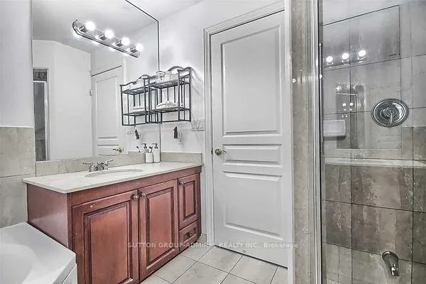 Photo 10 of Unit 404, 1 Cordoba Drive, Vaughan, Lakeview Estates — HOMEH