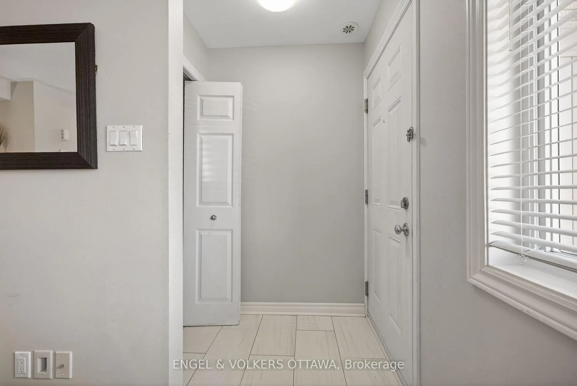 Photo 2 of Unit C, 221 Espresso Private, Ottawa, Blossom Park/Kemp Park/Findlay Creek — HOMEH