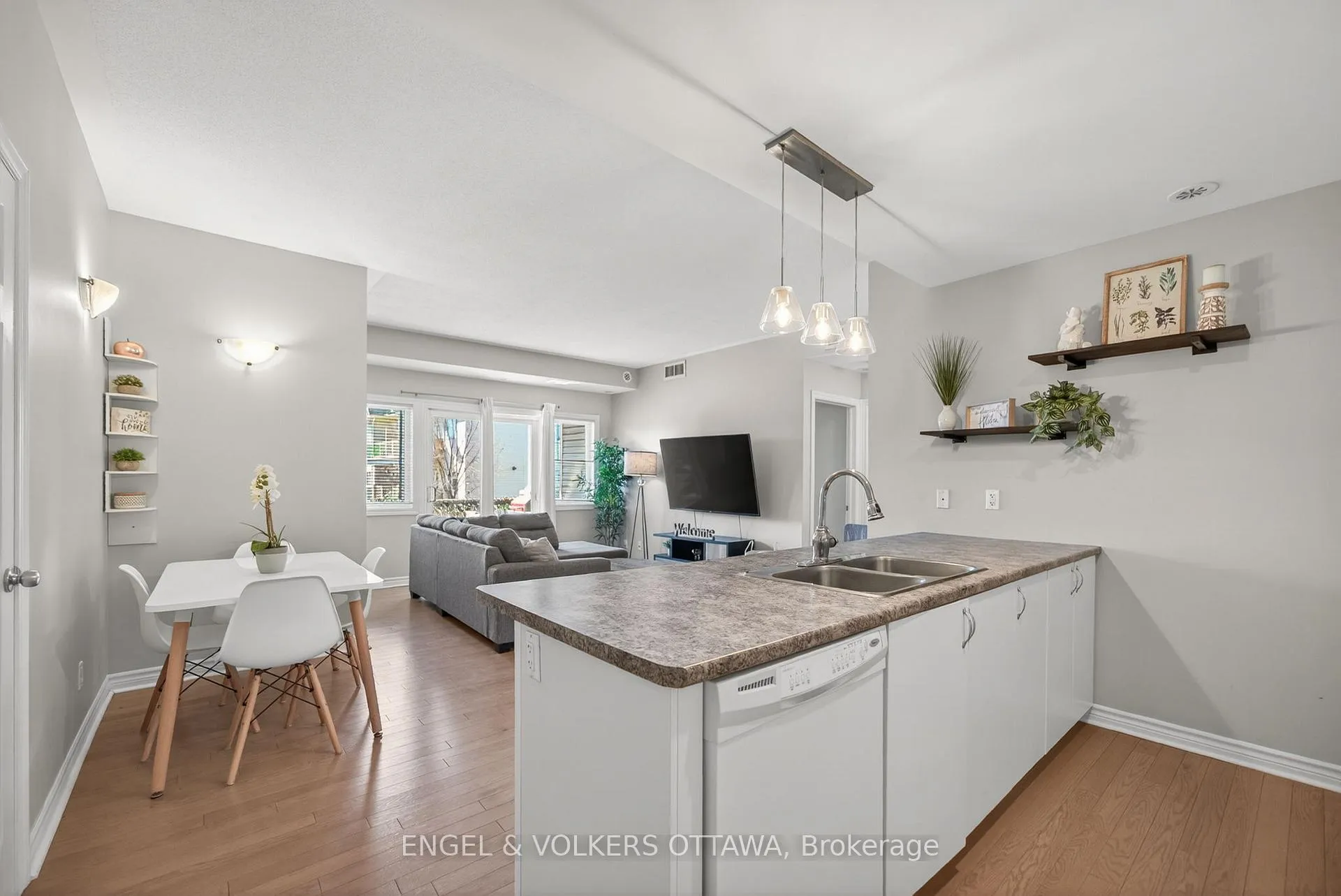 Photo 10 of Unit C, 221 Espresso Private, Ottawa, Blossom Park/Kemp Park/Findlay Creek — HOMEH