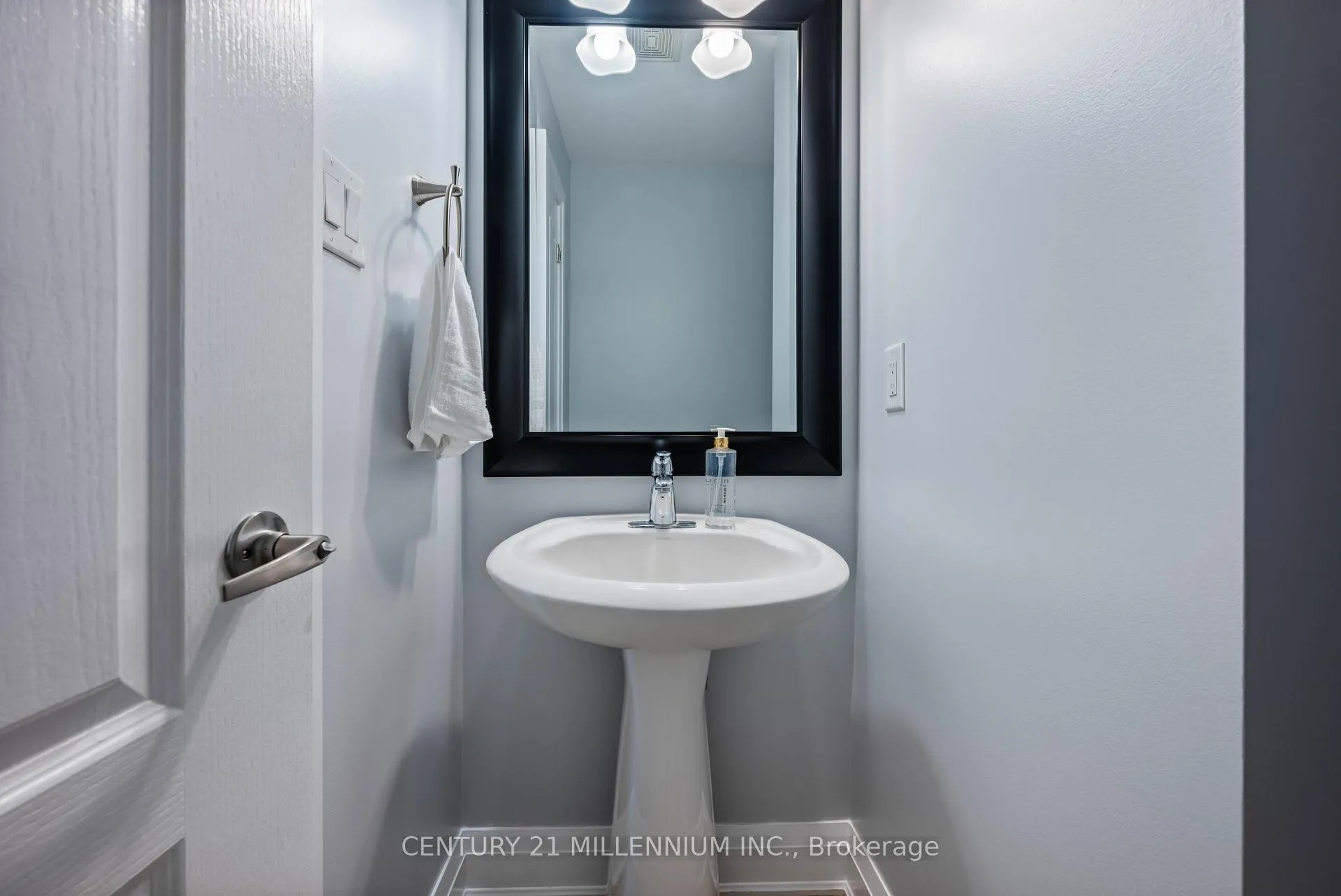 Photo 11 of 55 Mcmaster Road, Orangeville — HOMEH