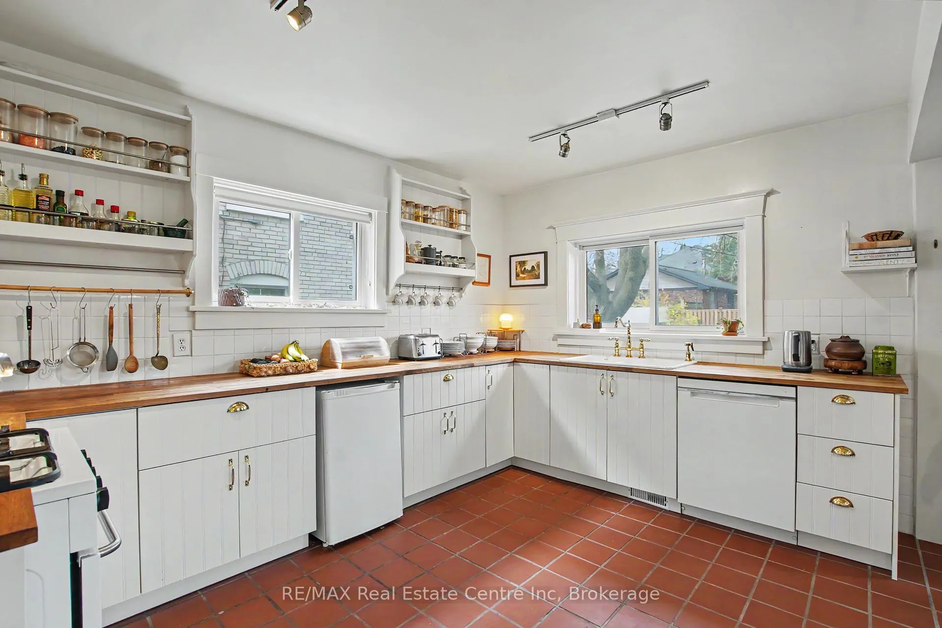 Photo 12 of 297 Waterloo Avenue, Guelph, Junction/Onward Willow — HOMEH