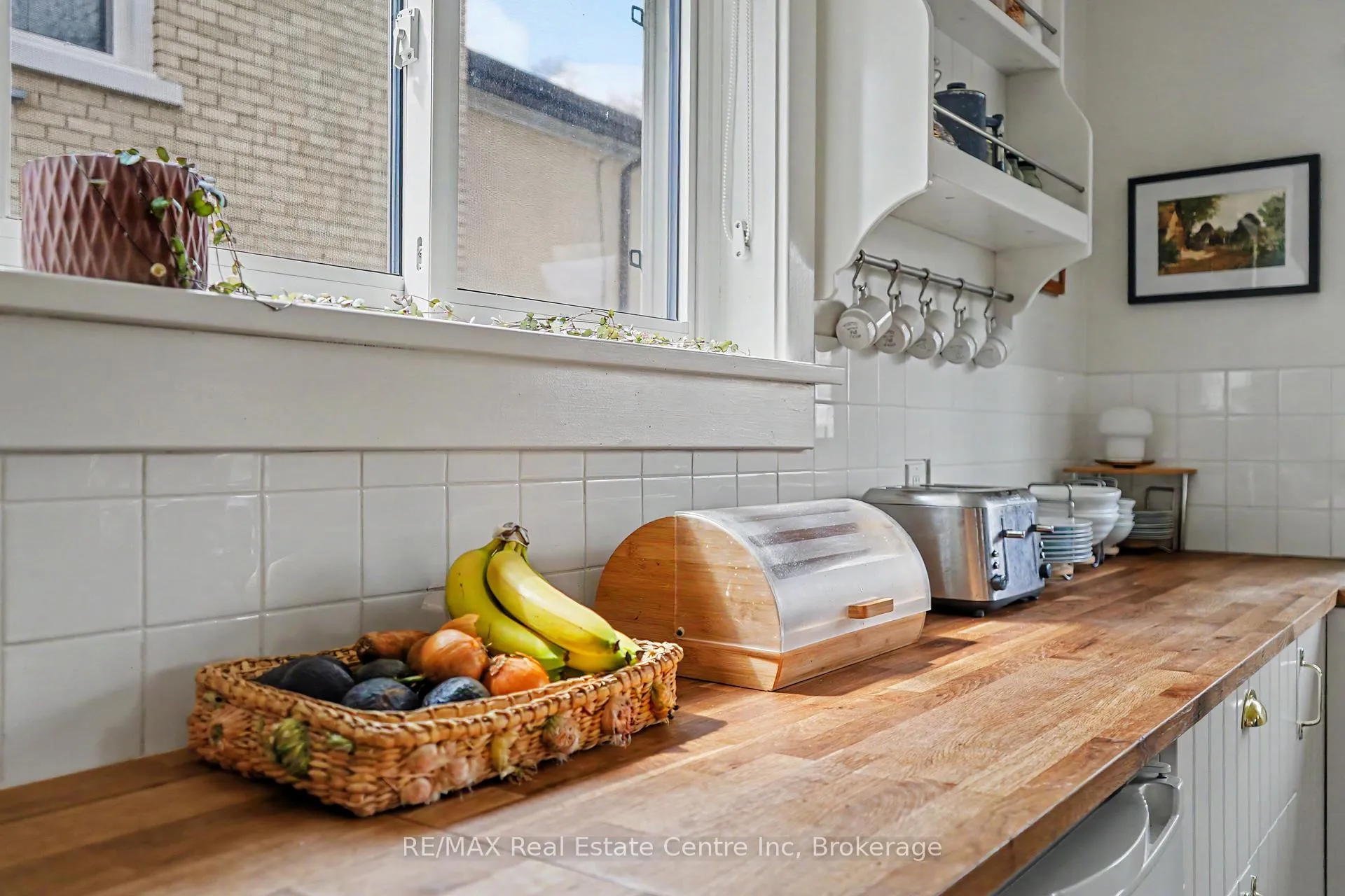 Photo 13 of 297 Waterloo Avenue, Guelph, Junction/Onward Willow — HOMEH