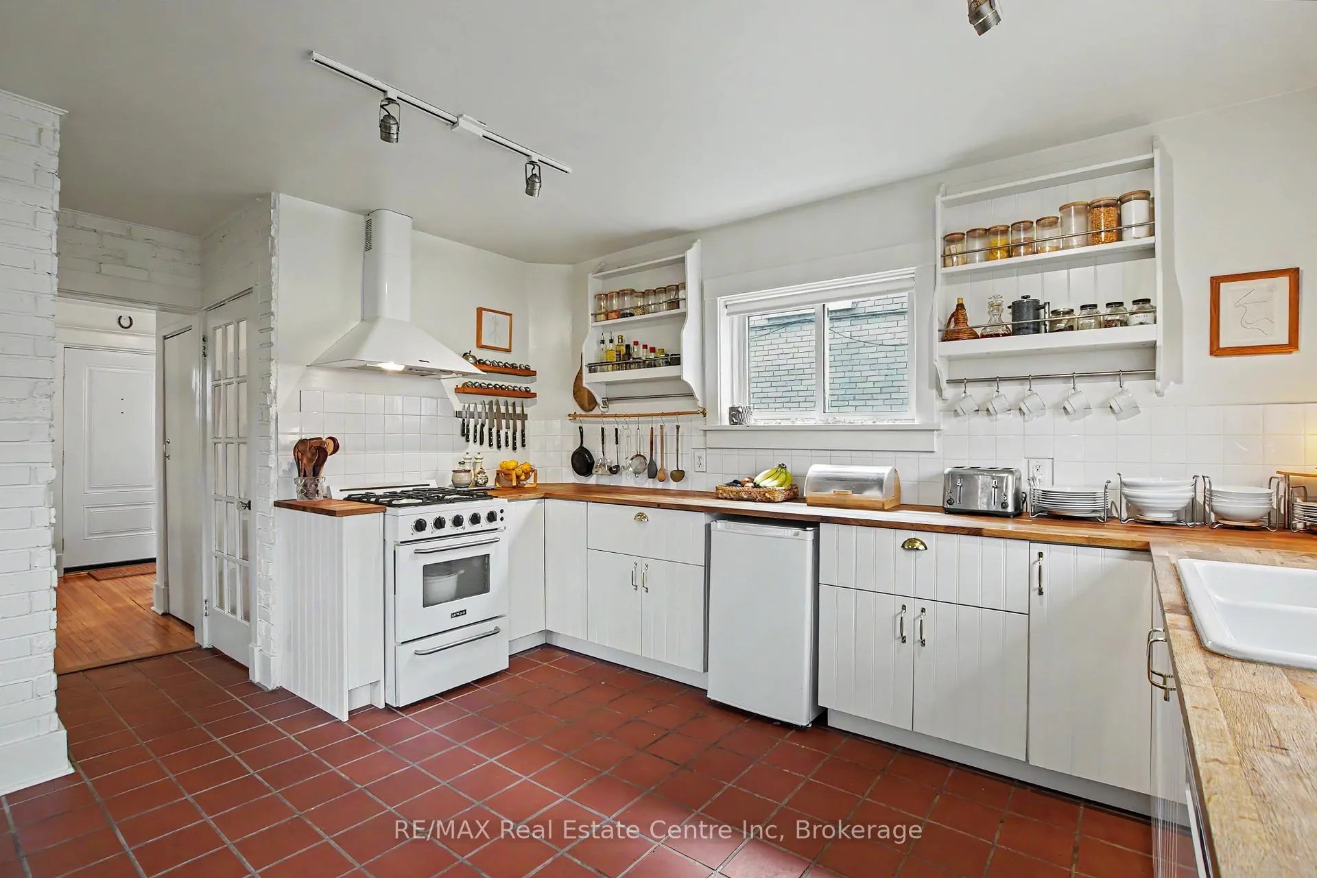 Photo 16 of 297 Waterloo Avenue, Guelph, Junction/Onward Willow — HOMEH