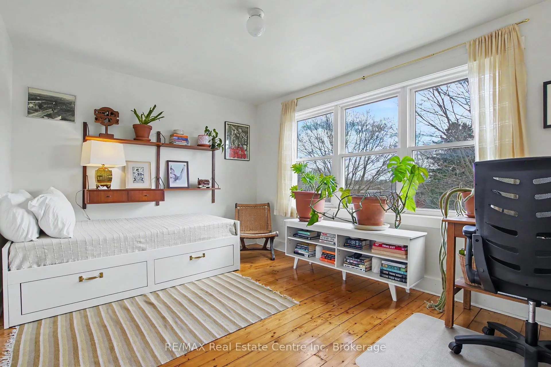 Photo 23 of 297 Waterloo Avenue, Guelph, Junction/Onward Willow — HOMEH