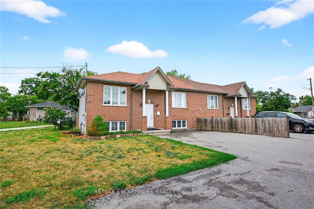 Photo 2 of 133 Grantham Avenue, St. Catharines, E. Chester — HOMEH