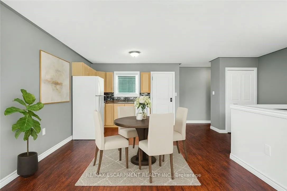 Photo 12 of 133 Grantham Avenue, St. Catharines, E. Chester — HOMEH
