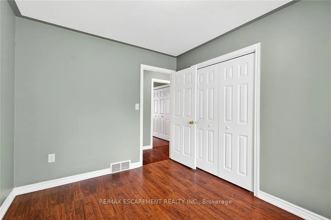Photo 17 of 133 Grantham Avenue, St. Catharines, E. Chester — HOMEH