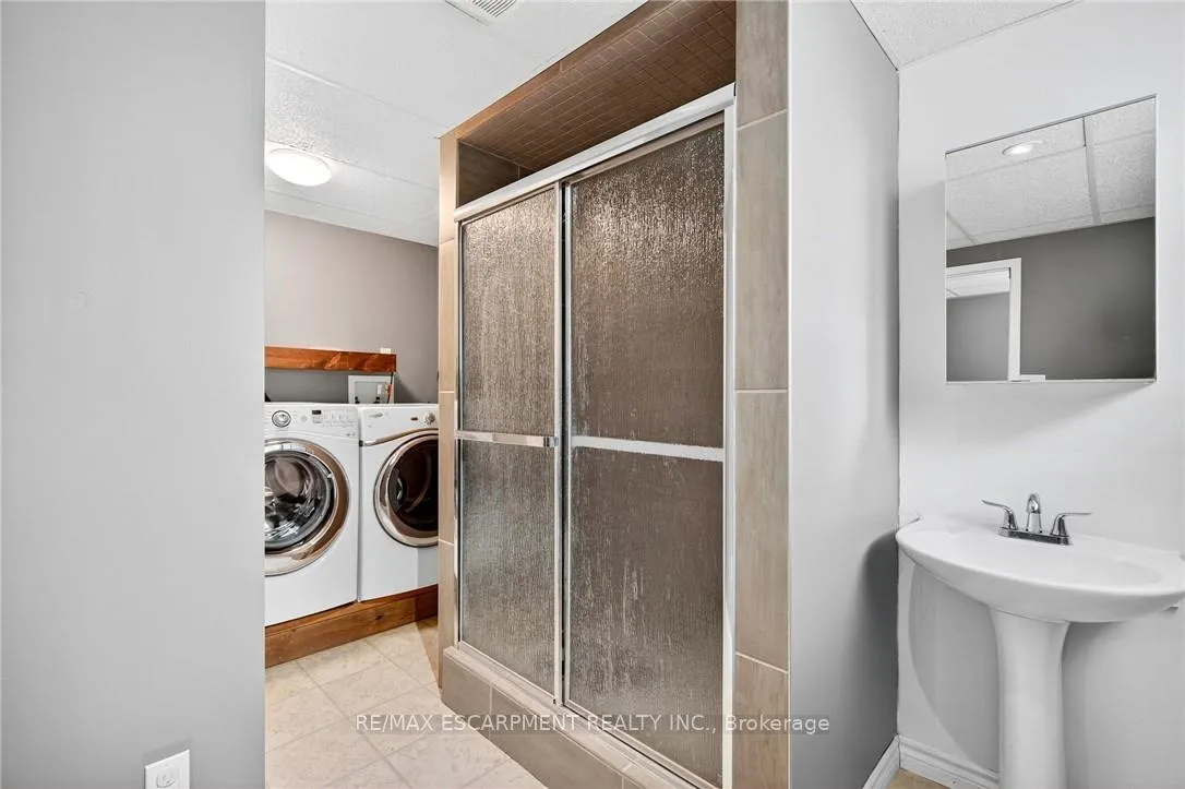 Photo 31 of 133 Grantham Avenue, St. Catharines, E. Chester — HOMEH