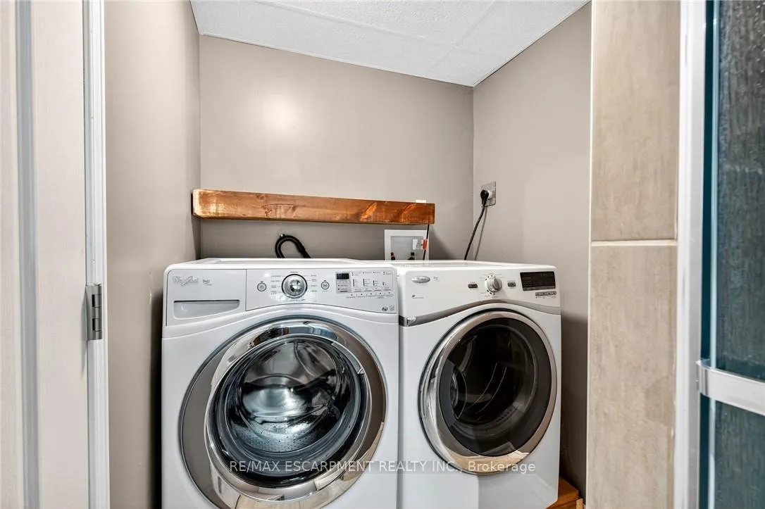 Photo 32 of 133 Grantham Avenue, St. Catharines, E. Chester — HOMEH