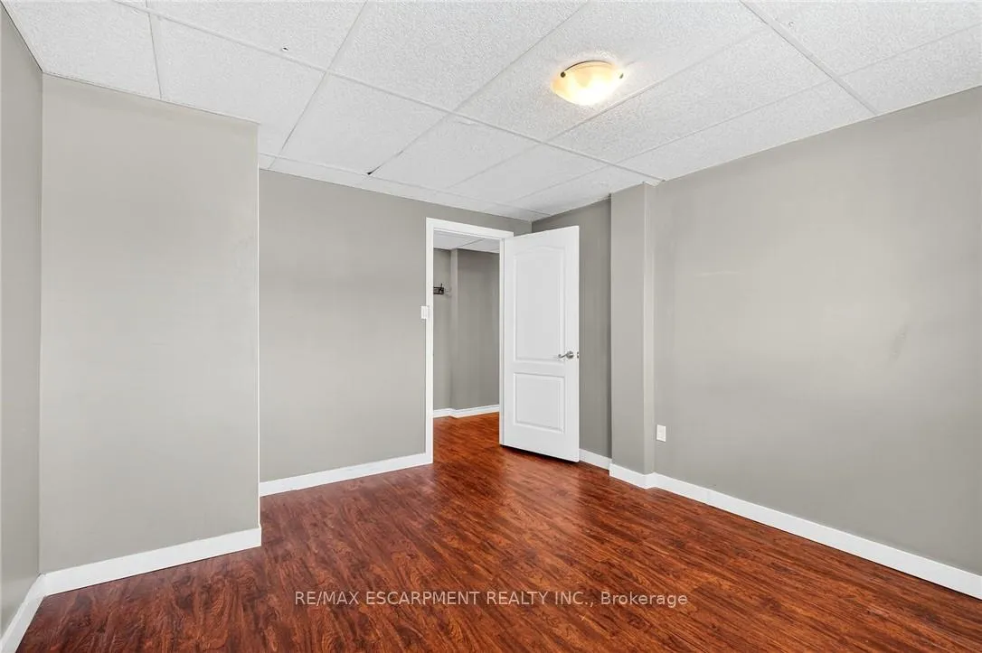 Photo 35 of 133 Grantham Avenue, St. Catharines, E. Chester — HOMEH