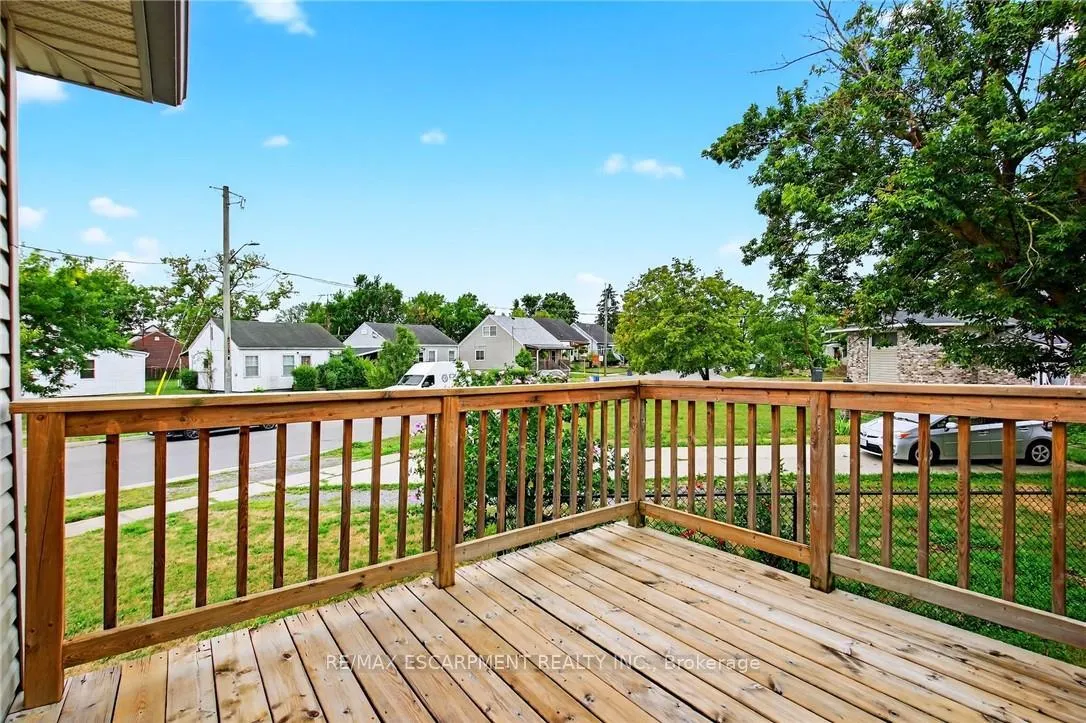 Photo 40 of 133 Grantham Avenue, St. Catharines, E. Chester — HOMEH