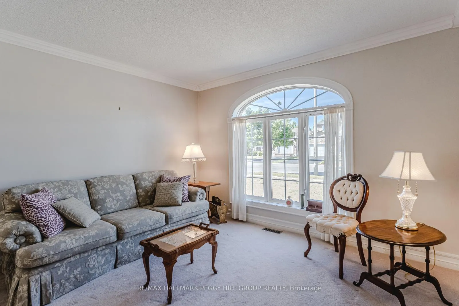 Photo 2 of 72 Stanley Street, Barrie, East Bayfield — HOMEH