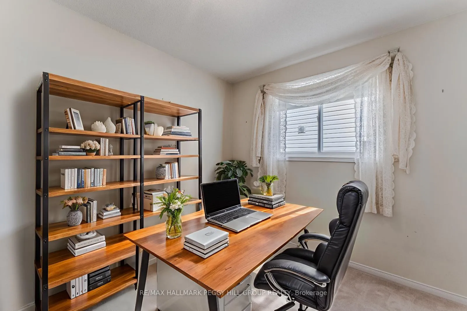 Photo 7 of 72 Stanley Street, Barrie, East Bayfield — HOMEH