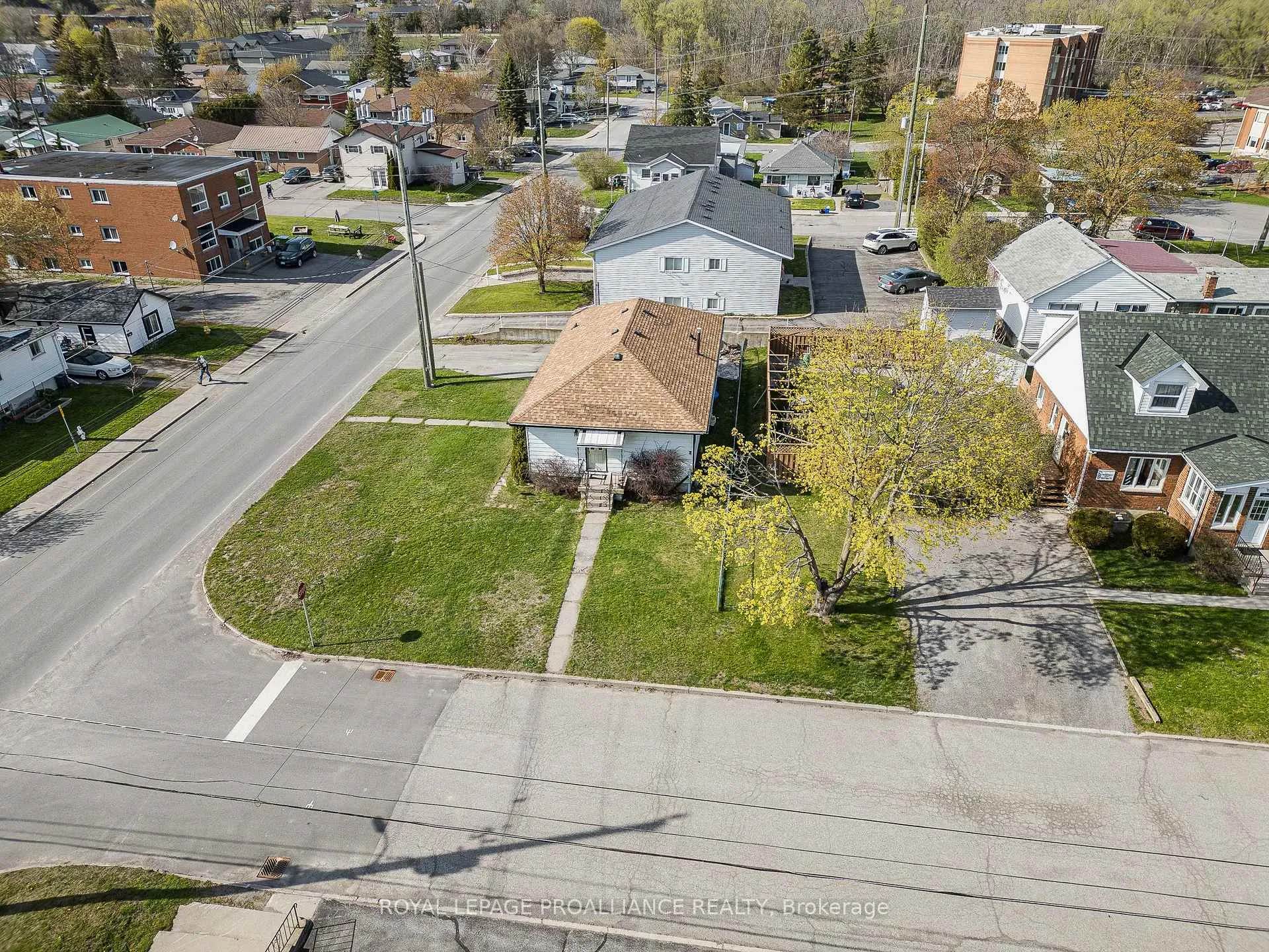 Photo 34 of 84 Heber Street, Quinte West, Trenton Ward — HOMEH