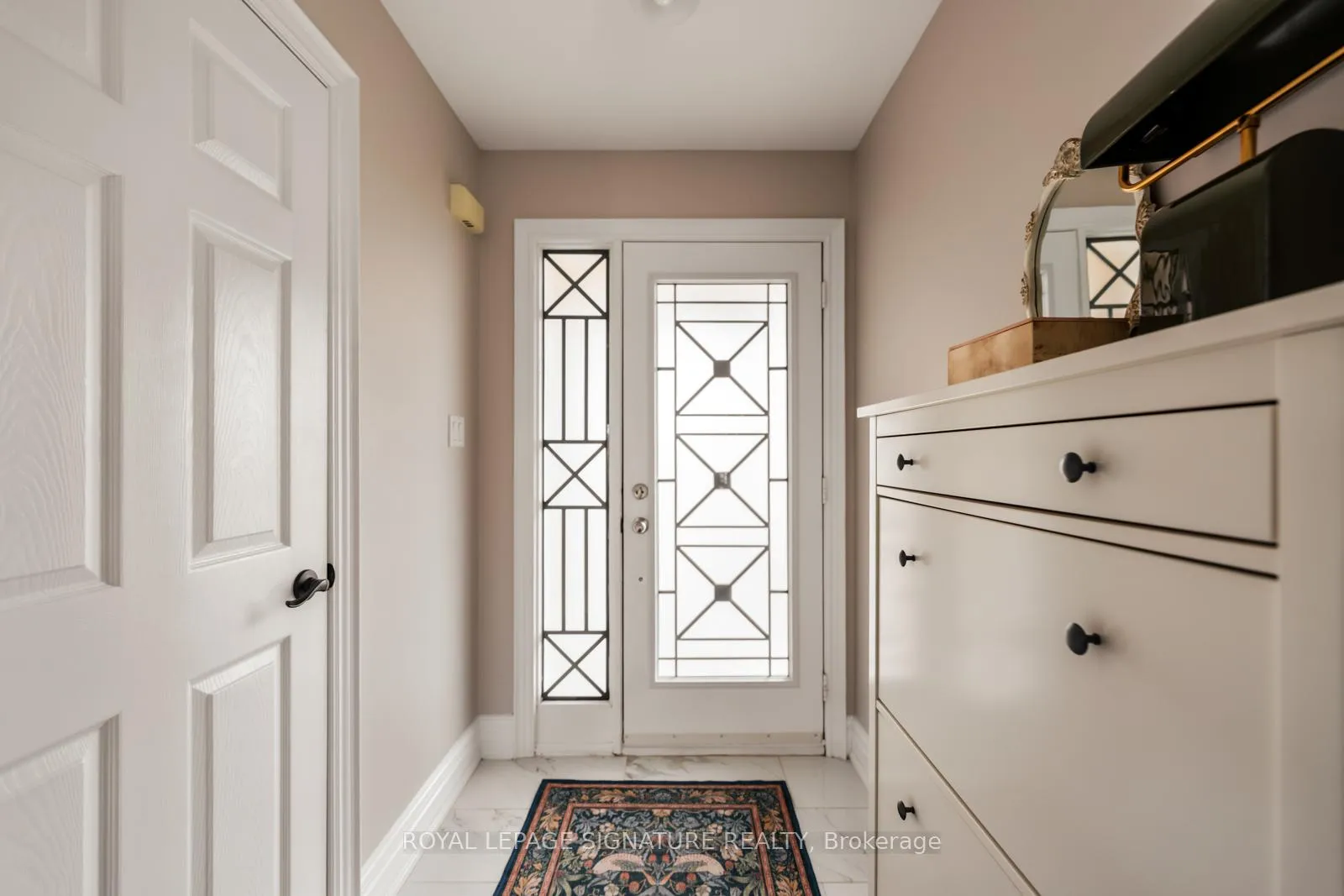 Photo 3 of 44 Eastfield Crescent, Clarington, Courtice — HOMEH
