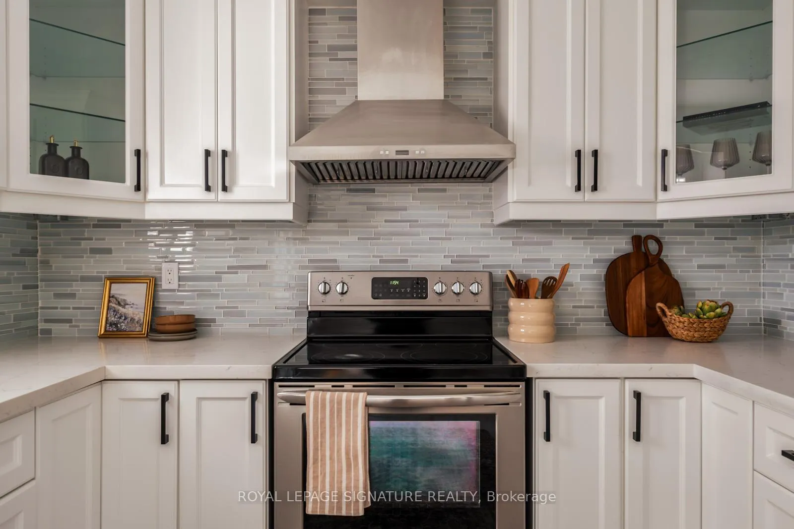 Photo 15 of 44 Eastfield Crescent, Clarington, Courtice — HOMEH