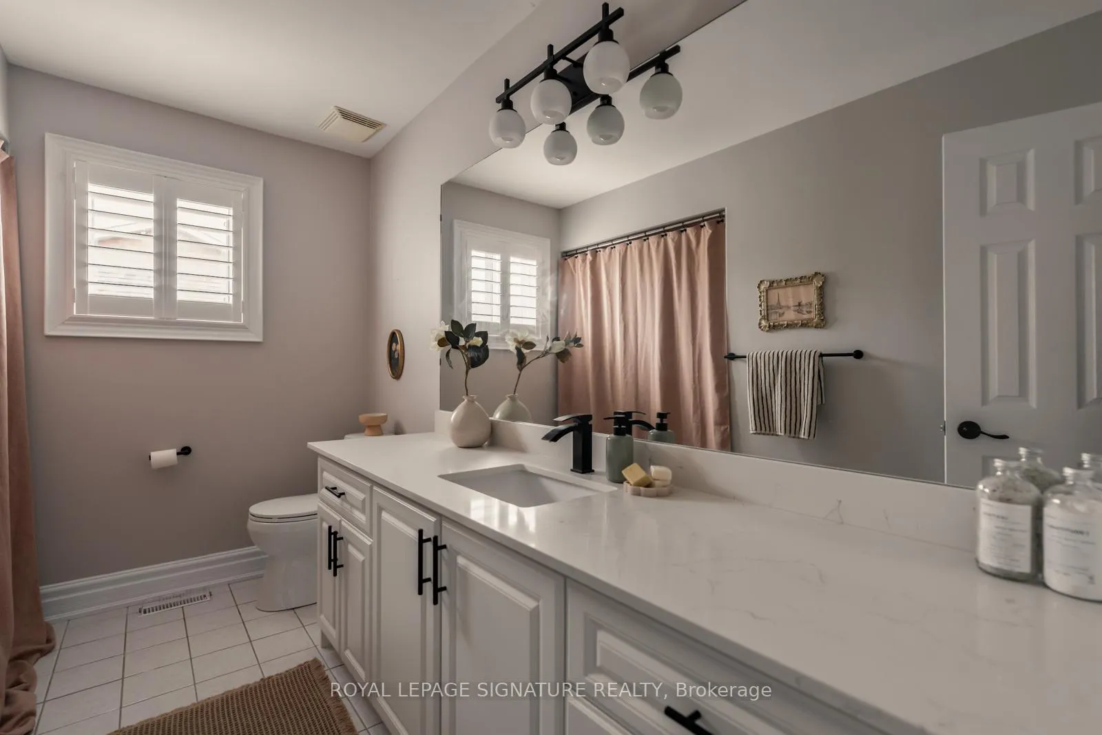 Photo 23 of 44 Eastfield Crescent, Clarington, Courtice — HOMEH