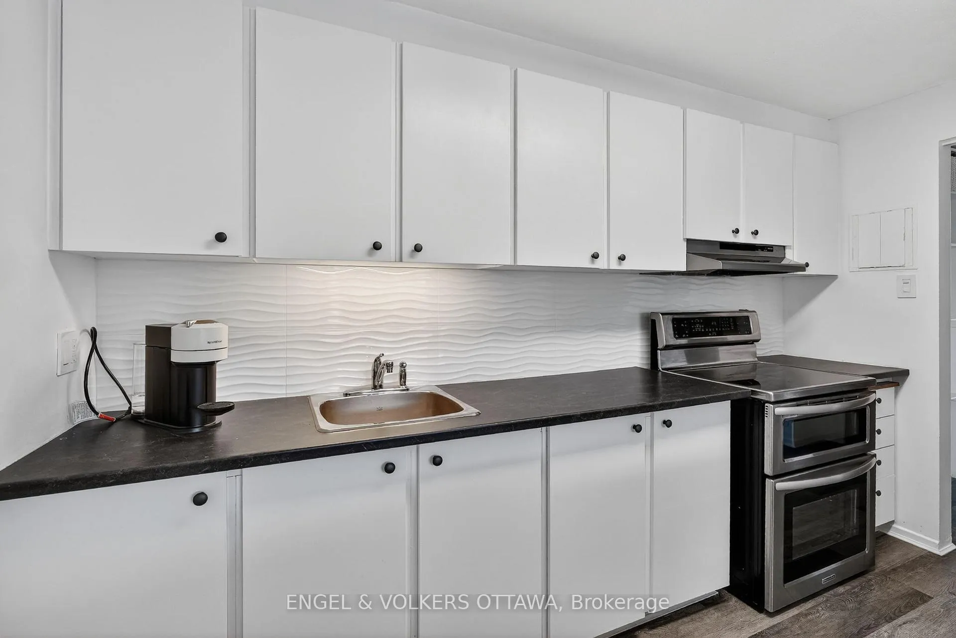 Photo 5 of Unit 9, 49 Sumac Street, Ottawa, Beacon Hill South — HOMEH