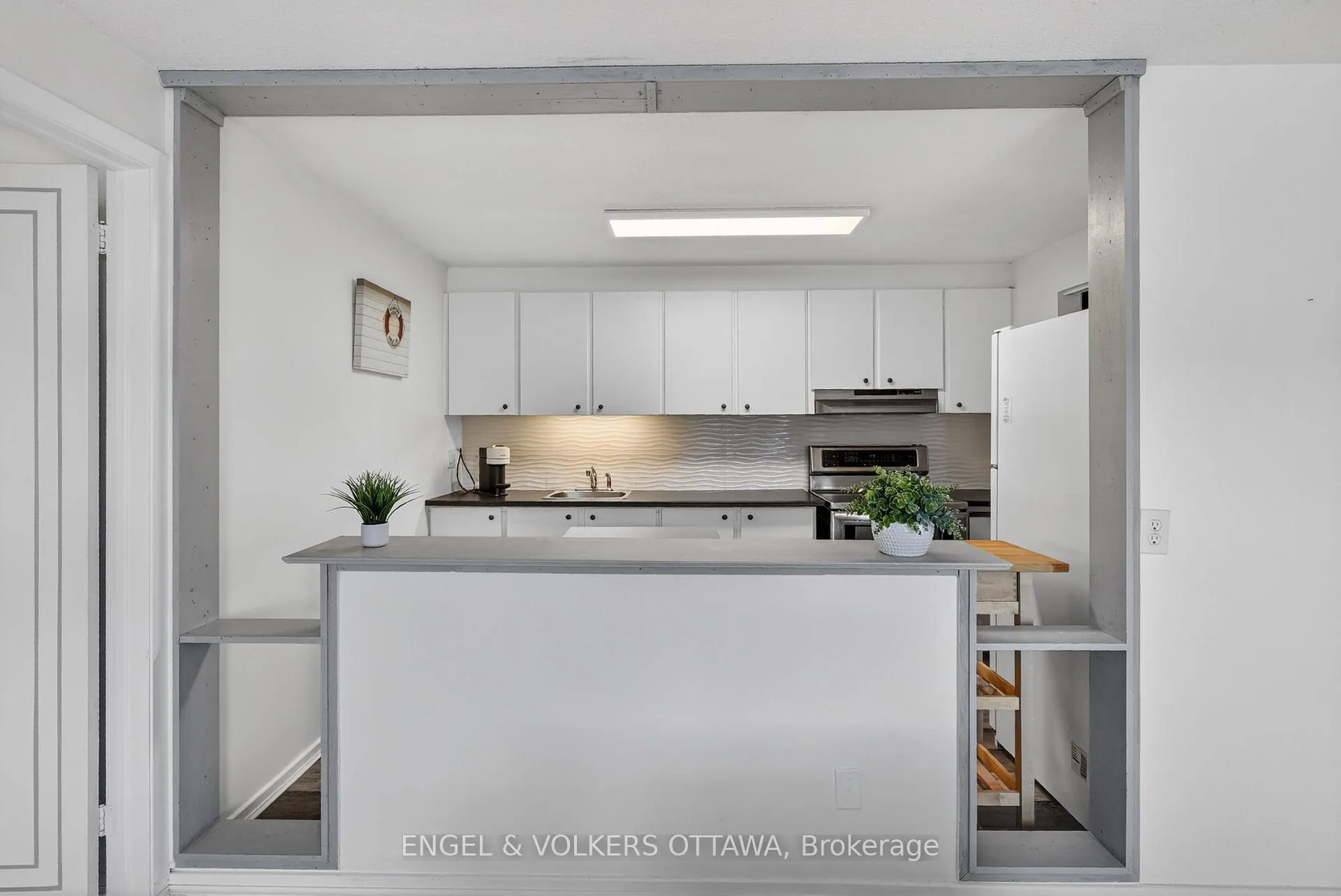 Photo 6 of Unit 9, 49 Sumac Street, Ottawa, Beacon Hill South — HOMEH
