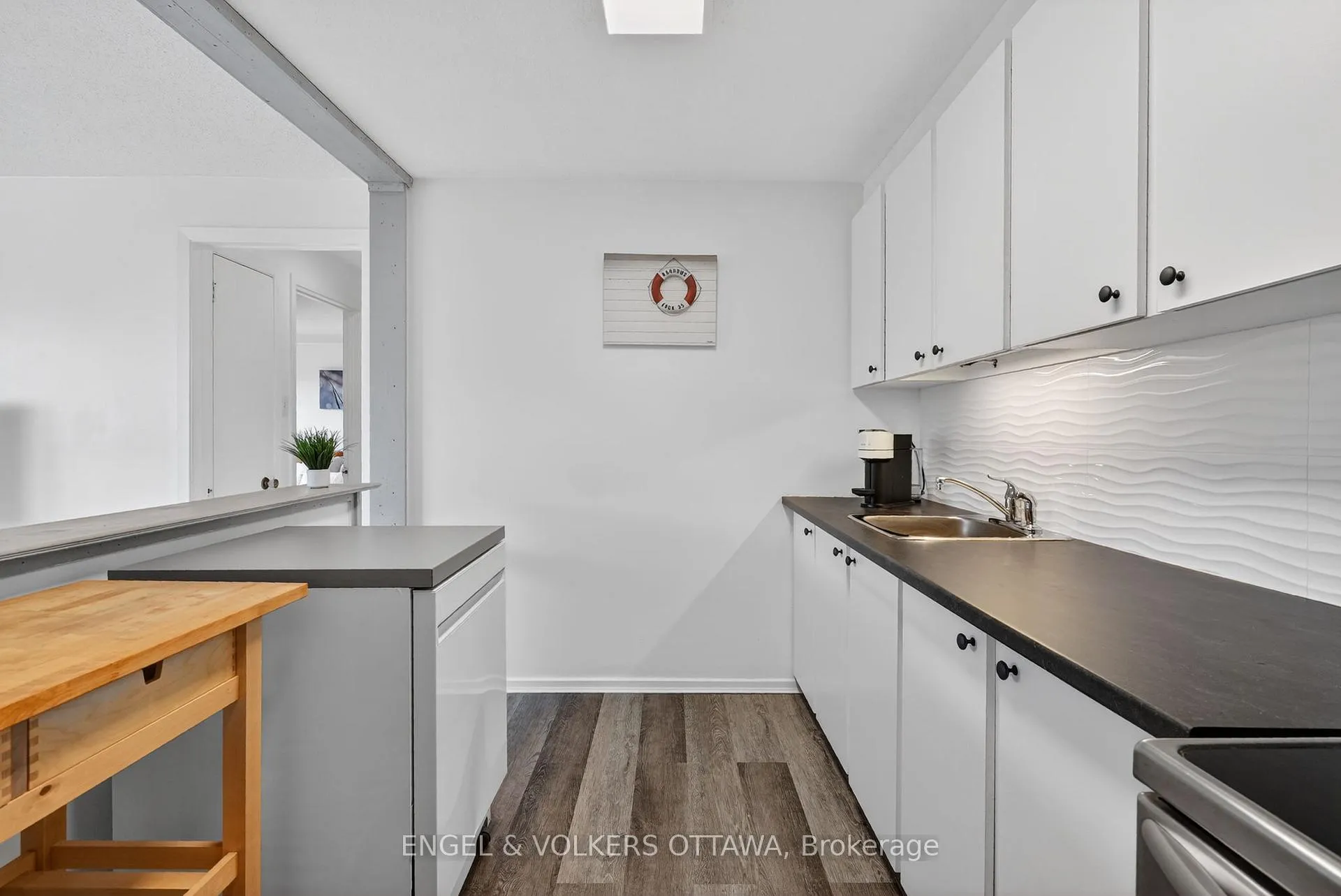 Photo 8 of Unit 9, 49 Sumac Street, Ottawa, Beacon Hill South — HOMEH