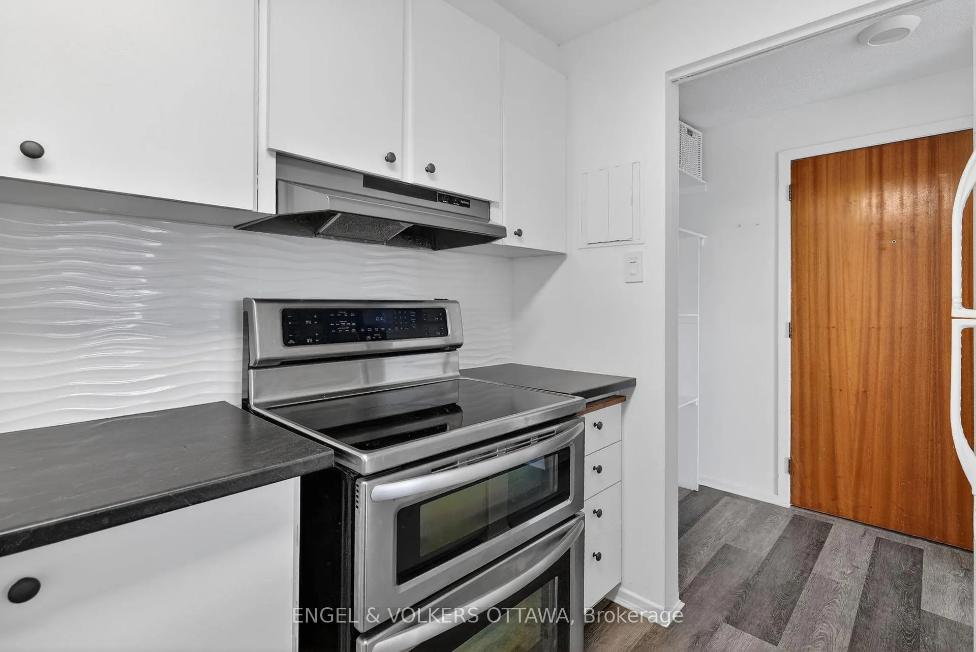 Photo 10 of Unit 9, 49 Sumac Street, Ottawa, Beacon Hill South — HOMEH