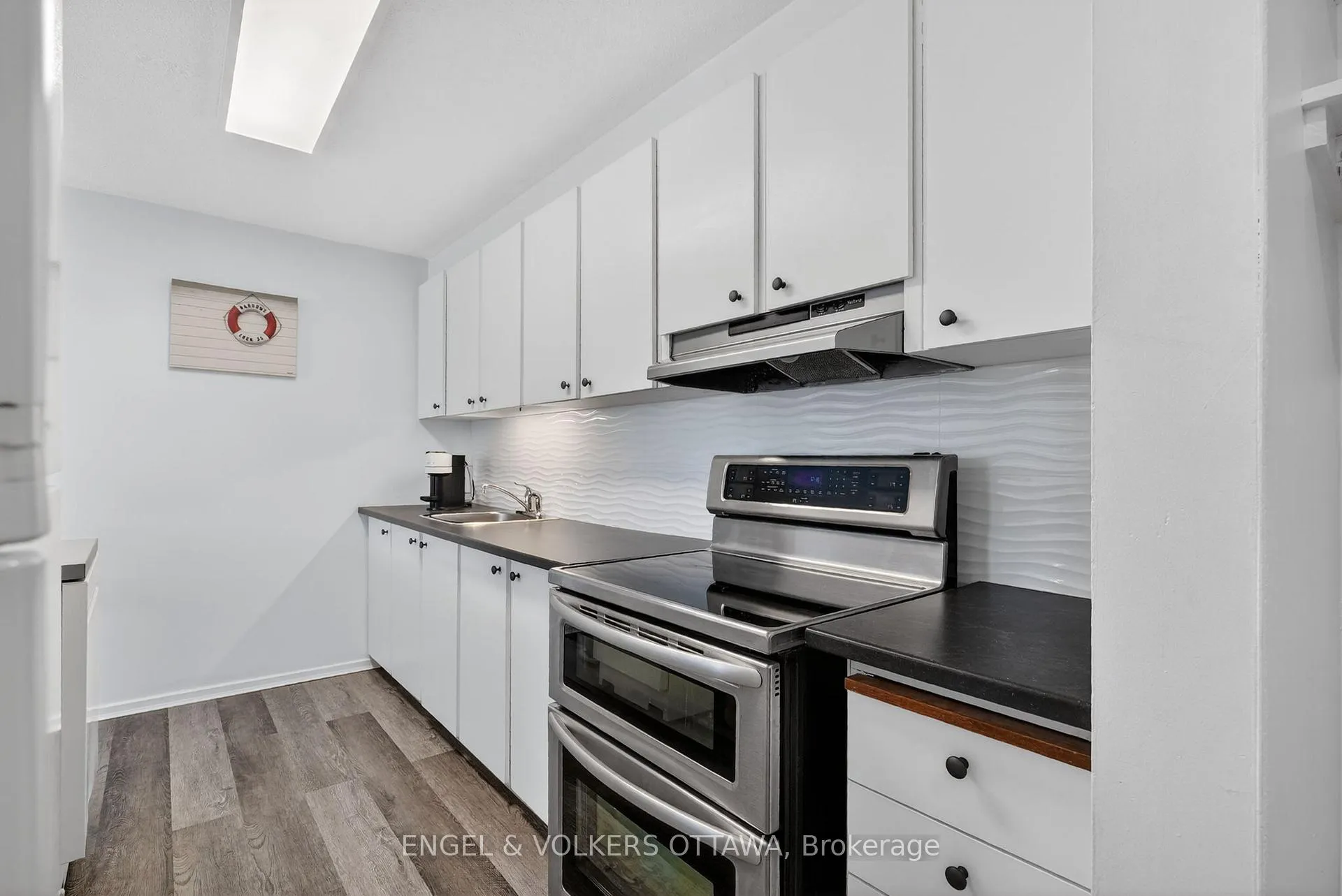 Photo 11 of Unit 9, 49 Sumac Street, Ottawa, Beacon Hill South — HOMEH