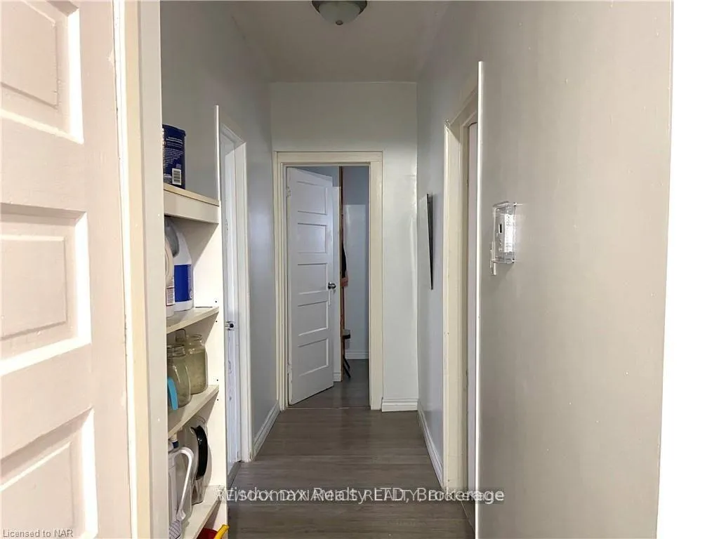 Photo 4 of 4696 Mcdougall Crescent, Niagara Falls, Downtown — HOMEH