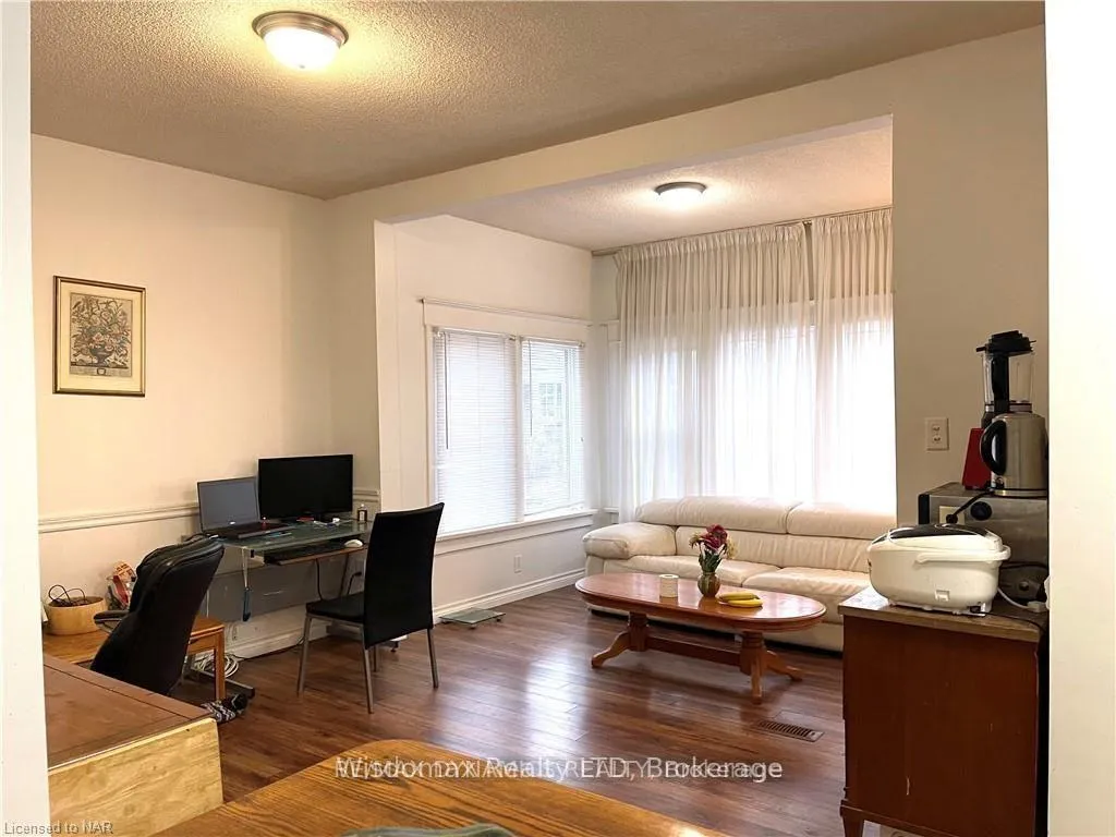 Photo 5 of 4696 Mcdougall Crescent, Niagara Falls, Downtown — HOMEH