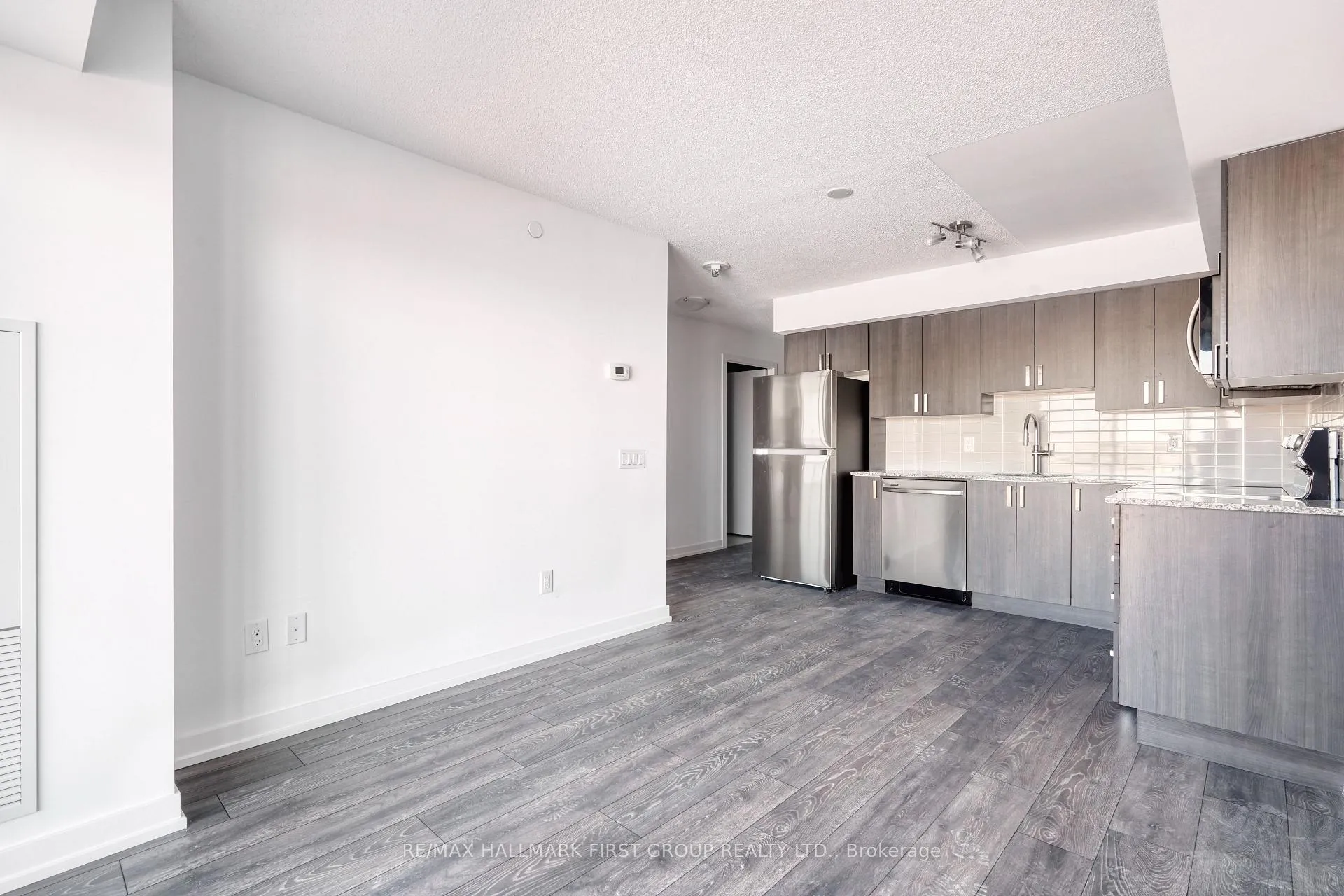 Photo 3 of Unit 1411, 1455 Celebration Drive, Pickering, Bay Ridges — HOMEH