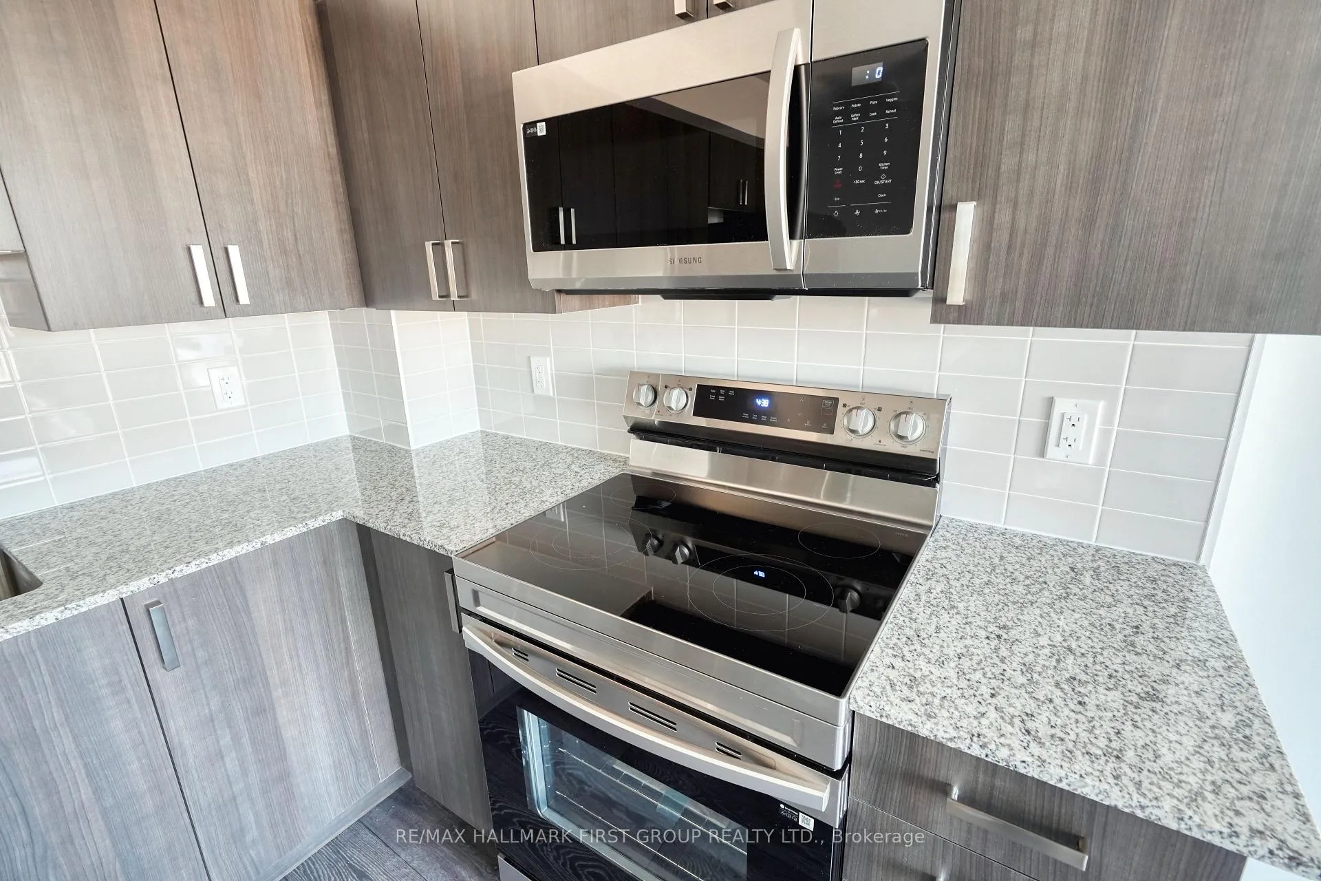Photo 4 of Unit 1411, 1455 Celebration Drive, Pickering, Bay Ridges — HOMEH
