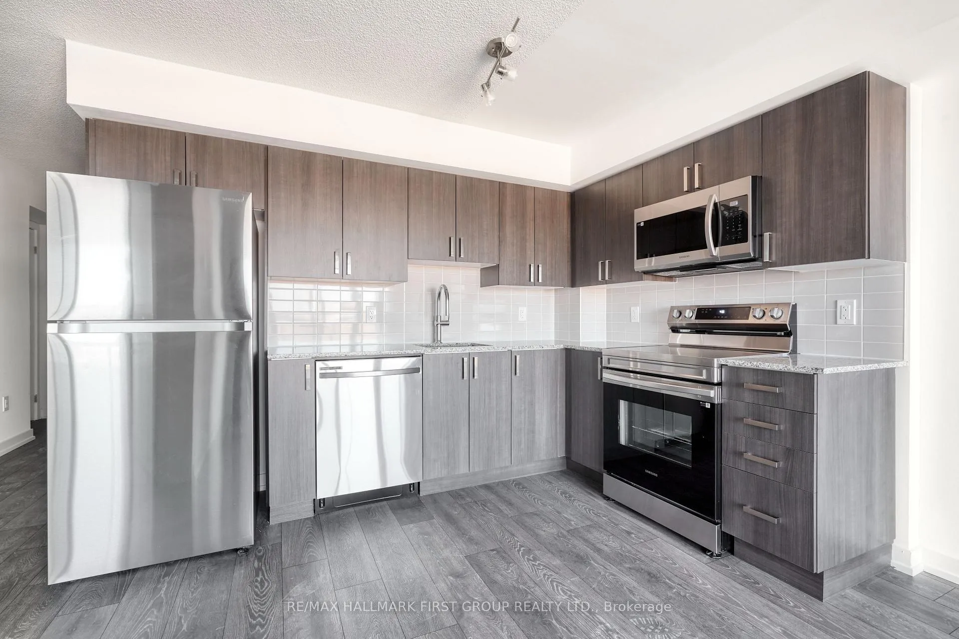 Photo 5 of Unit 1411, 1455 Celebration Drive, Pickering, Bay Ridges — HOMEH