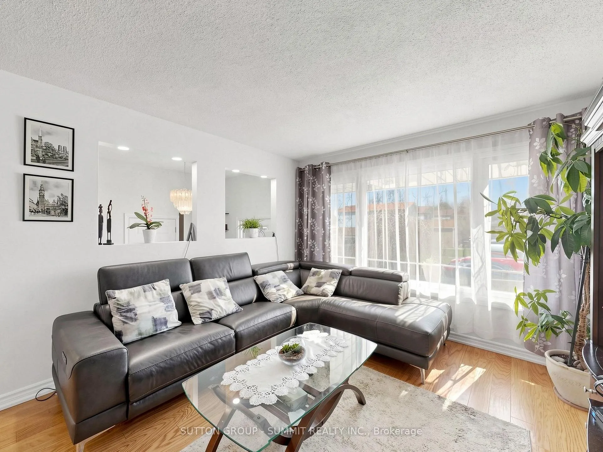 Photo 6 of 32 Harbrite Drive, Hamilton, Stoney Creek — HOMEH