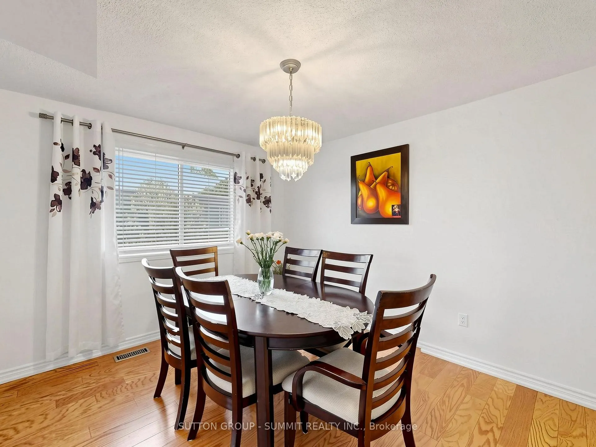 Photo 11 of 32 Harbrite Drive, Hamilton, Stoney Creek — HOMEH