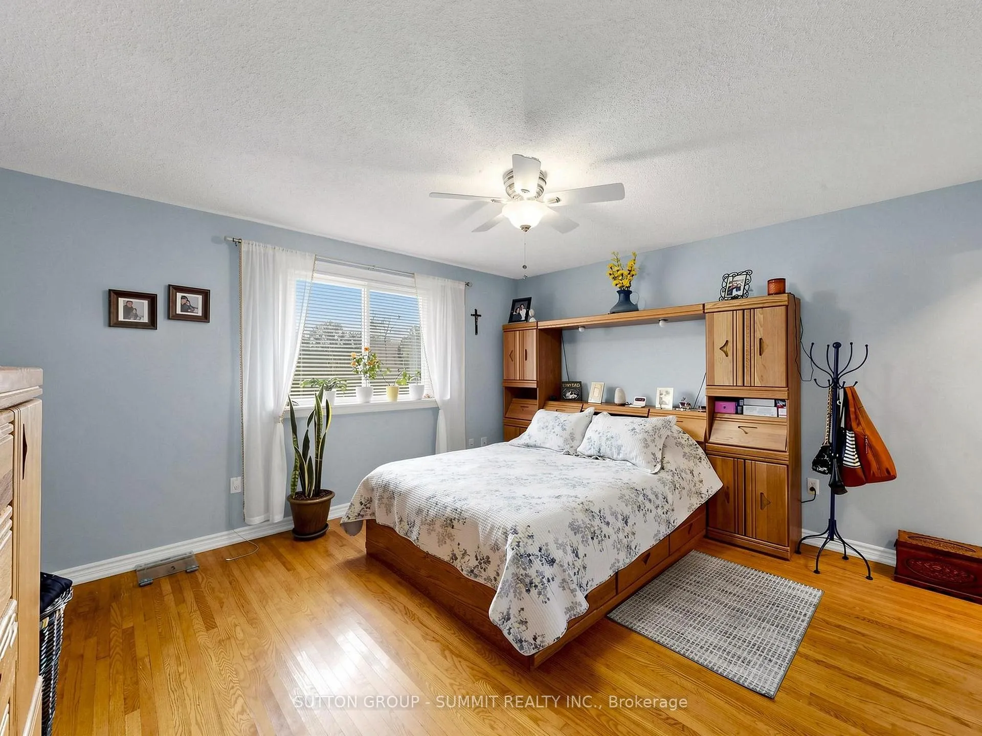 Photo 18 of 32 Harbrite Drive, Hamilton, Stoney Creek — HOMEH