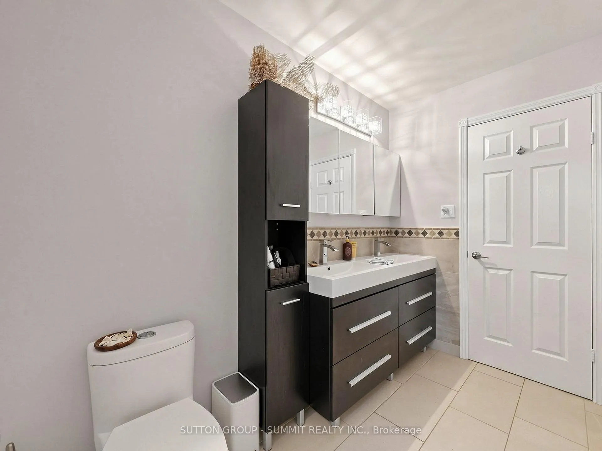 Photo 26 of 32 Harbrite Drive, Hamilton, Stoney Creek — HOMEH