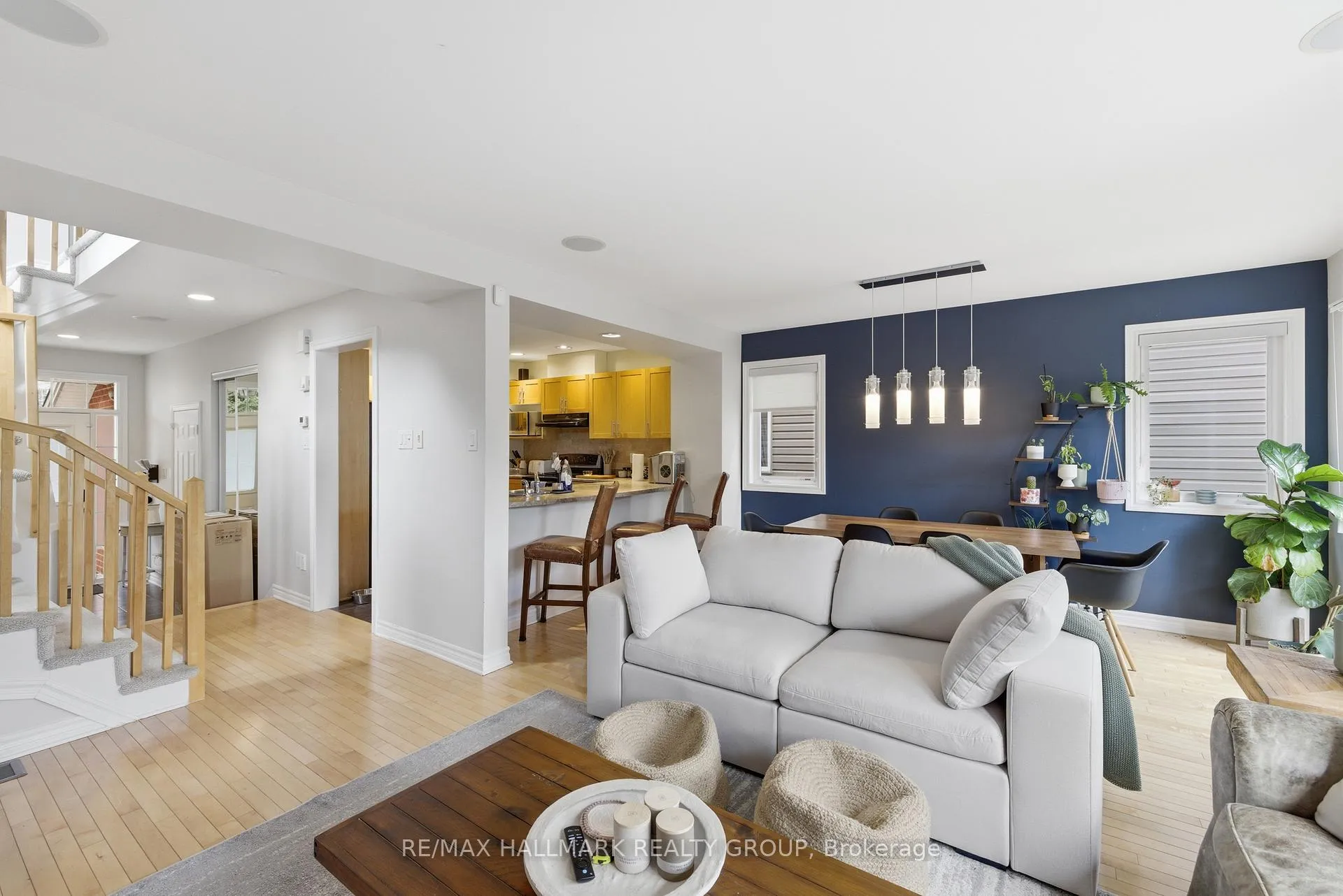Photo 7 of 266 Tandalee Crescent, Ottawa, Kanata - Emerald Meadows/Trailwest — HOMEH