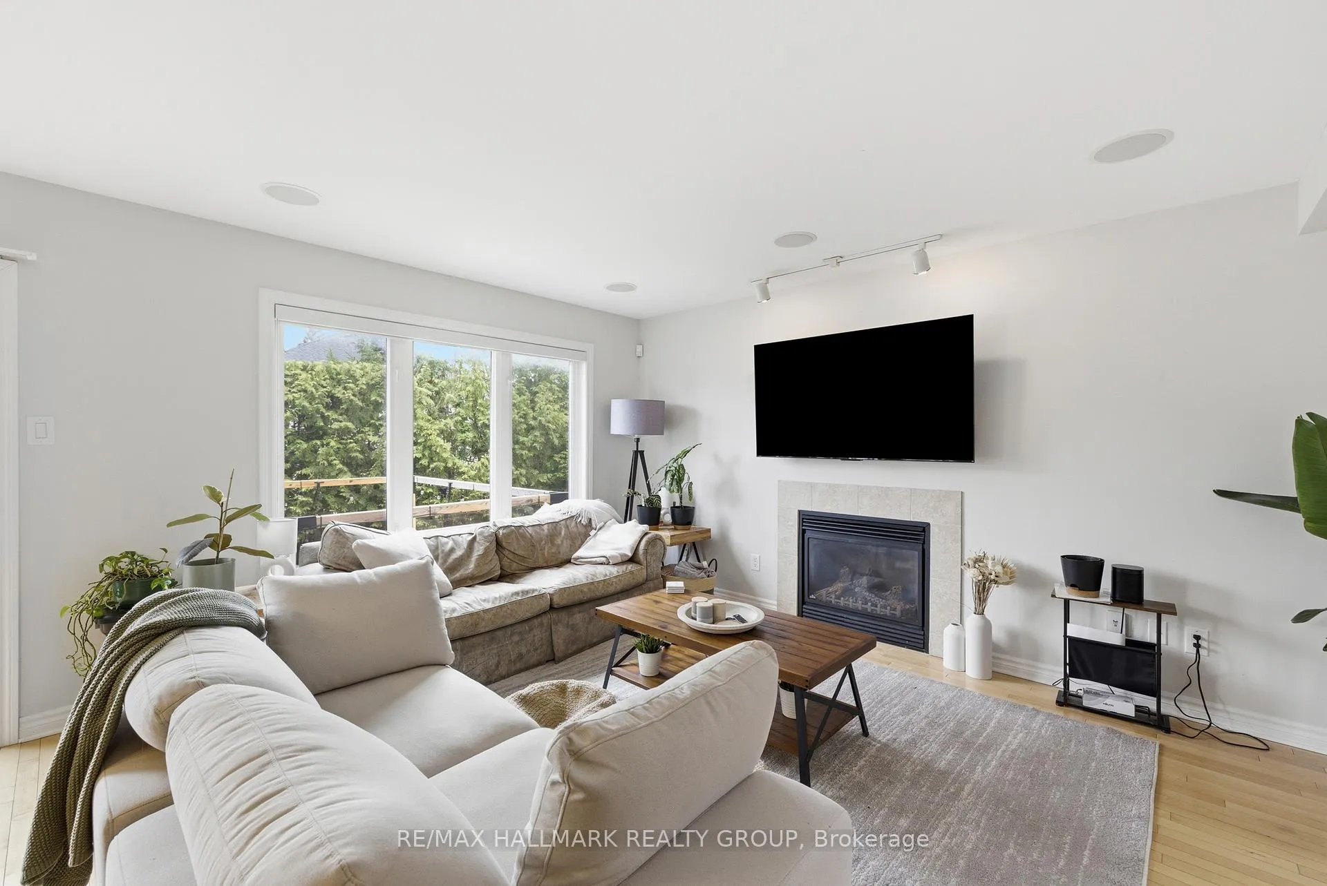 Photo 11 of 266 Tandalee Crescent, Ottawa, Kanata - Emerald Meadows/Trailwest — HOMEH