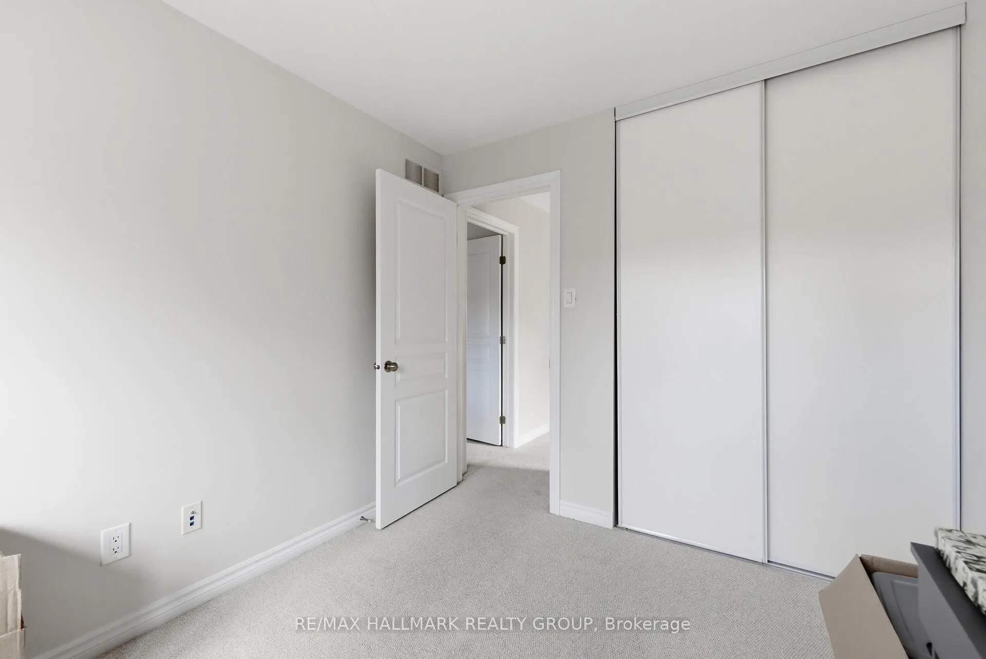 Photo 25 of 266 Tandalee Crescent, Ottawa, Kanata - Emerald Meadows/Trailwest — HOMEH