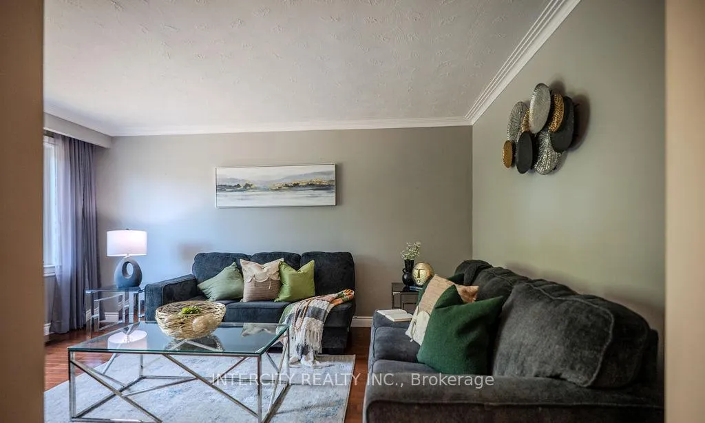 Photo 6 of 631 Trudale Court, Oakville, West — HOMEH
