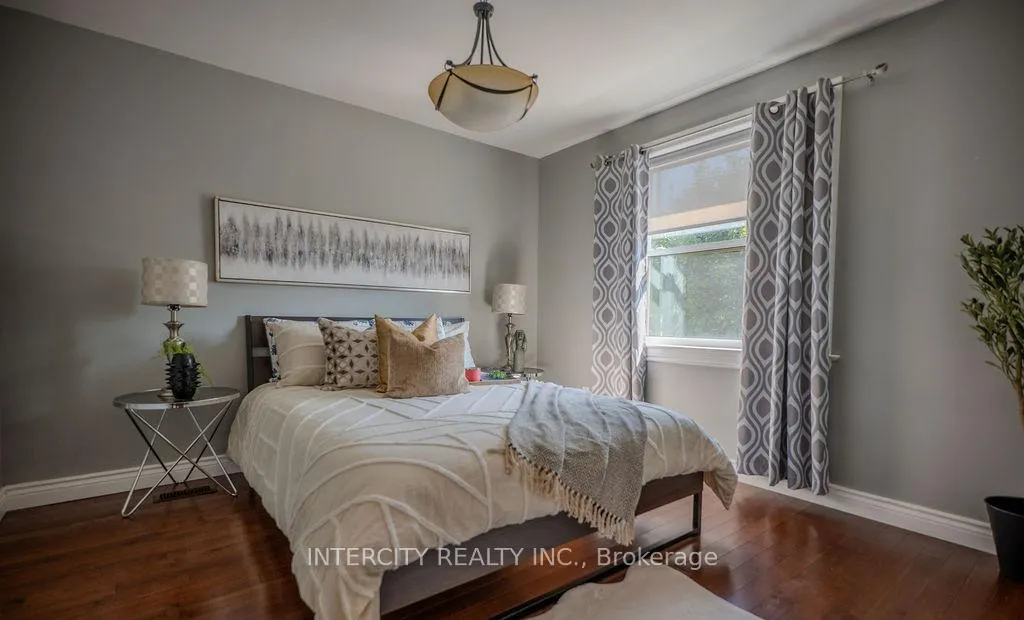 Photo 13 of 631 Trudale Court, Oakville, West — HOMEH