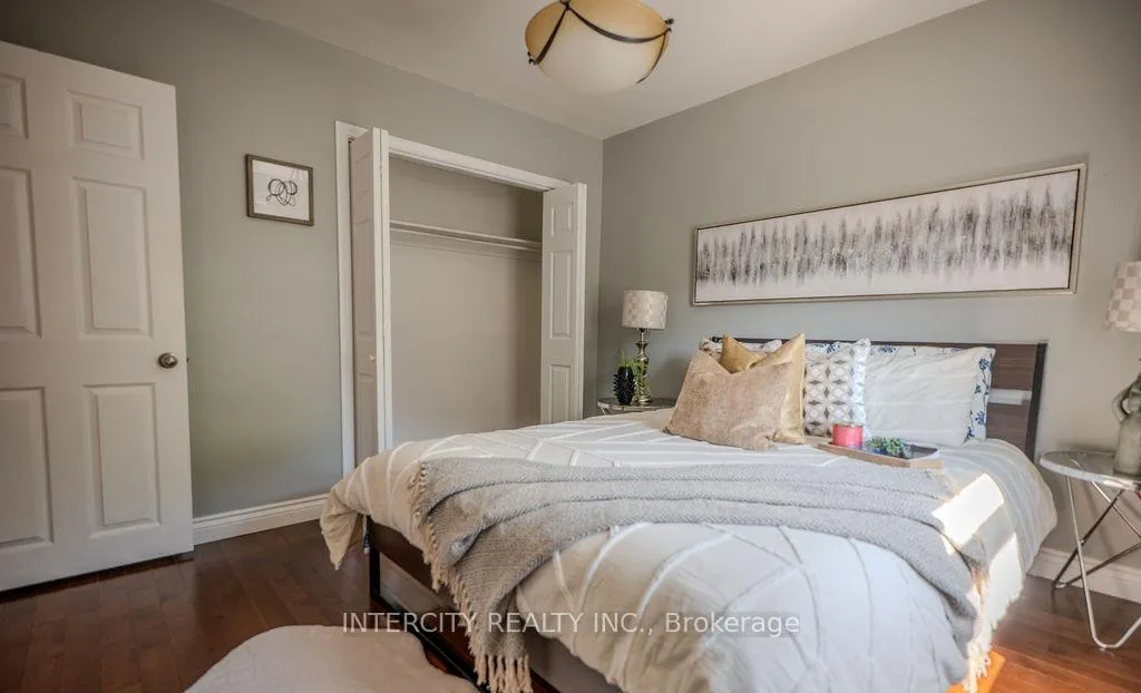 Photo 14 of 631 Trudale Court, Oakville, West — HOMEH