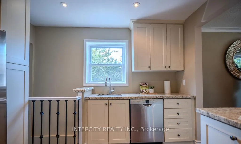 Photo 21 of 631 Trudale Court, Oakville, West — HOMEH